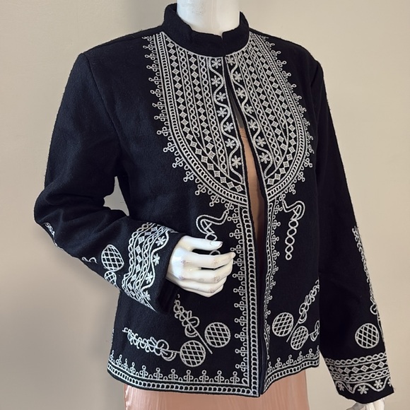 IE Nationala Authentic Romanian Embroidery Black & White Wool Blend Jacket - Picture 1 of 7
